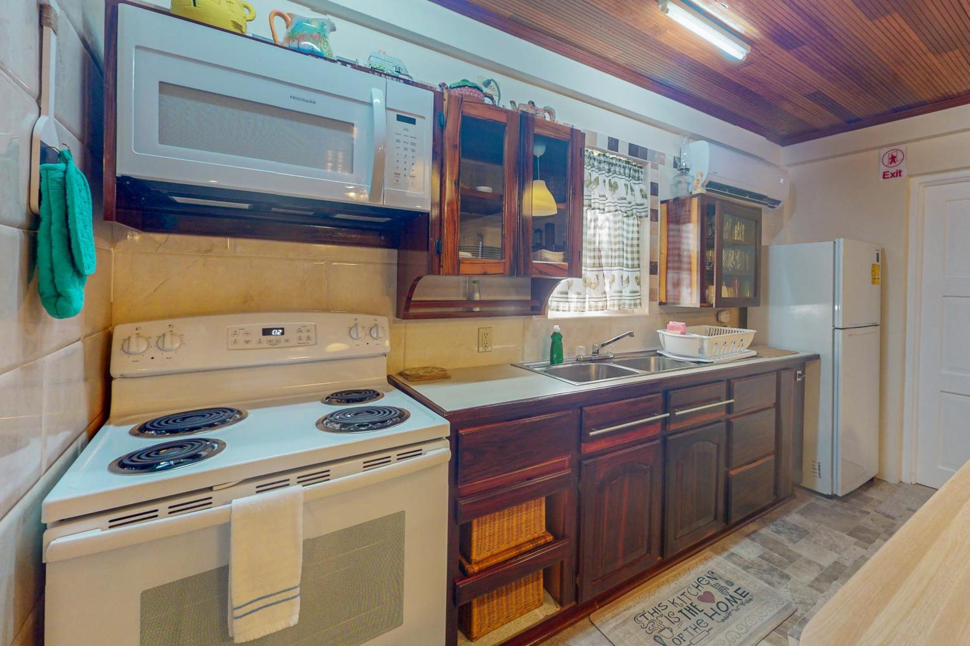 Hummingbird Home Suites 산페드로 객실 사진